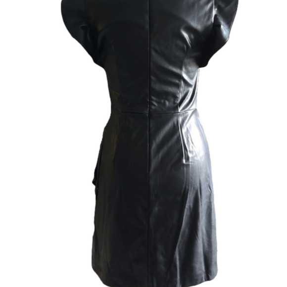 DKNY Women's Flutter Sleeve Faux Wrap with Hardware, Size 2 - Picture 5 of 7